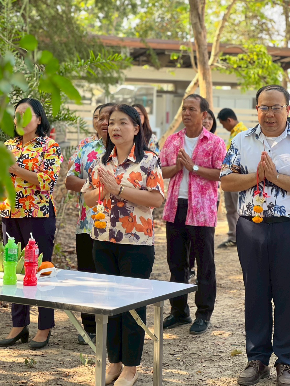 title - ส.ป.ก. ยโสธร จัดพิธีเจริญพระพุทธมนต์ทำบุญถวายภัตตาหารเพลแด่พระสงฆ์ พิธีสักการะศาลเจ้าที่และสิ่งศักดิ์สิทธิ์ประจำสำนักงาน เนื่องในเทศกาลวันขึ้นปีใหม่ไทย
